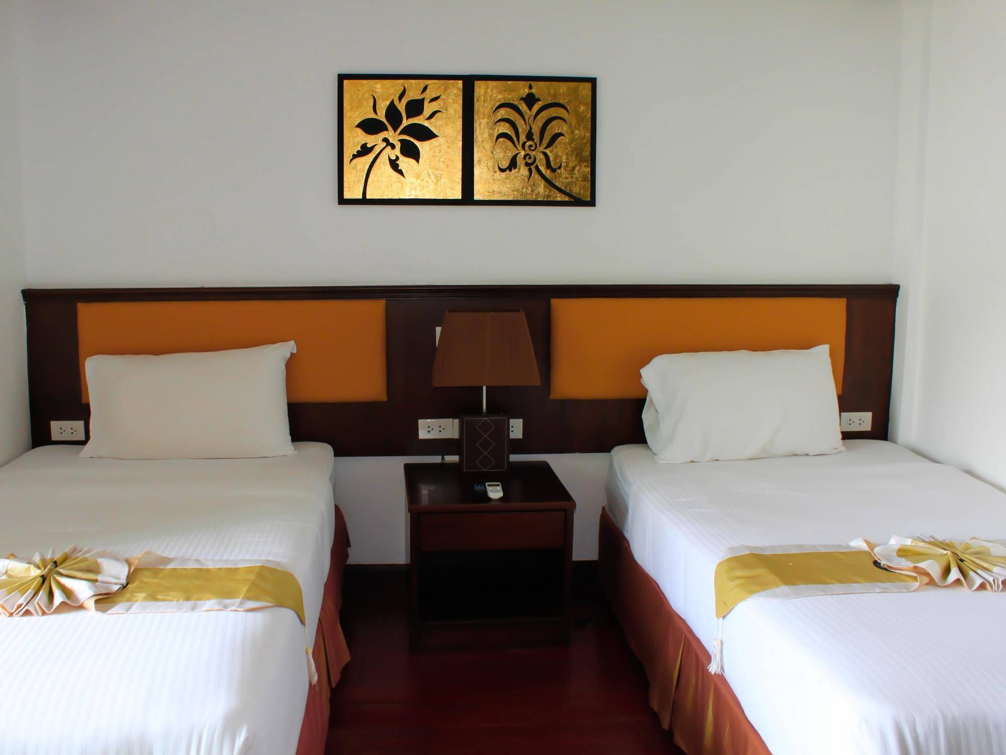 Oyo 389 Sira Boutique Residence Phuket Bagian luar foto